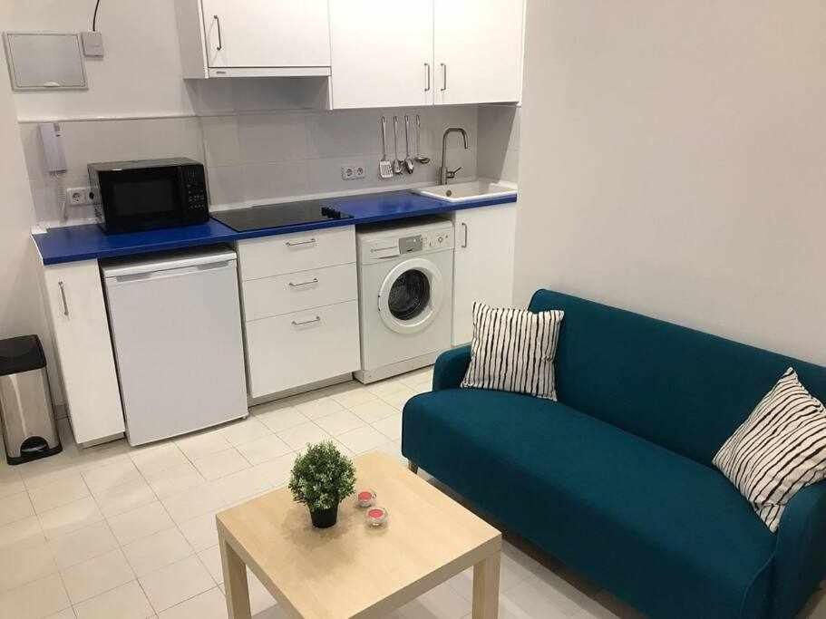 Un Genial Estudio En El Barrio Las Cortes Madrid Eksteriør bilde