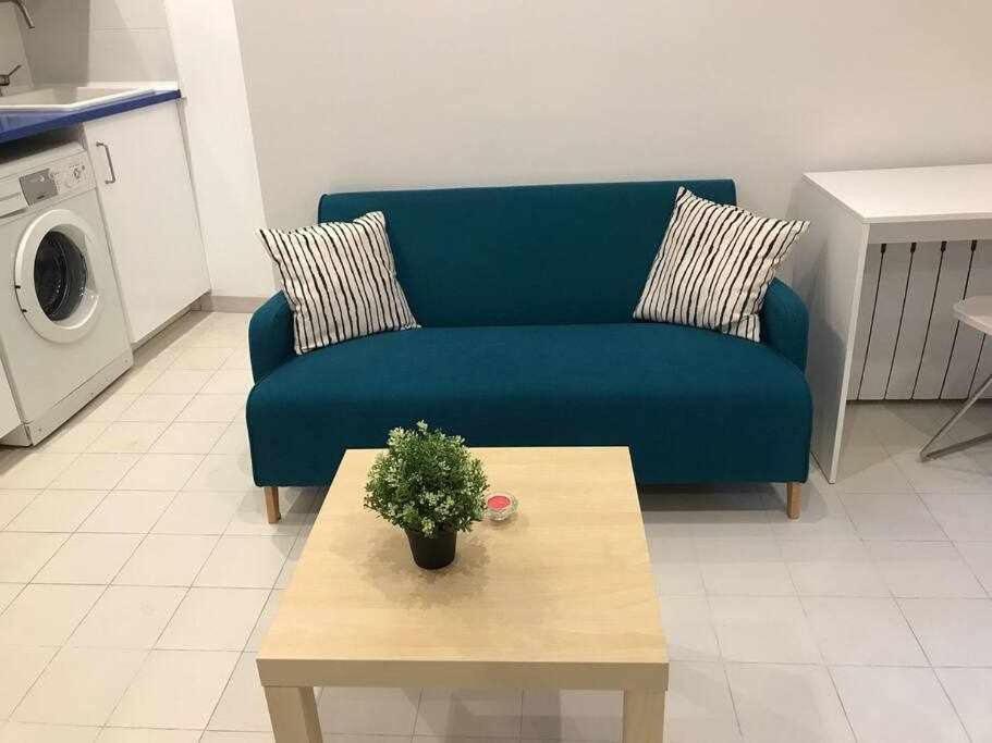 Un Genial Estudio En El Barrio Las Cortes Madrid Eksteriør bilde