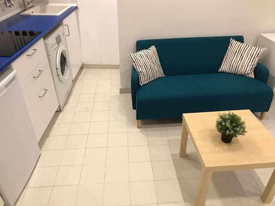 Un Genial Estudio En El Barrio Las Cortes Madrid Eksteriør bilde