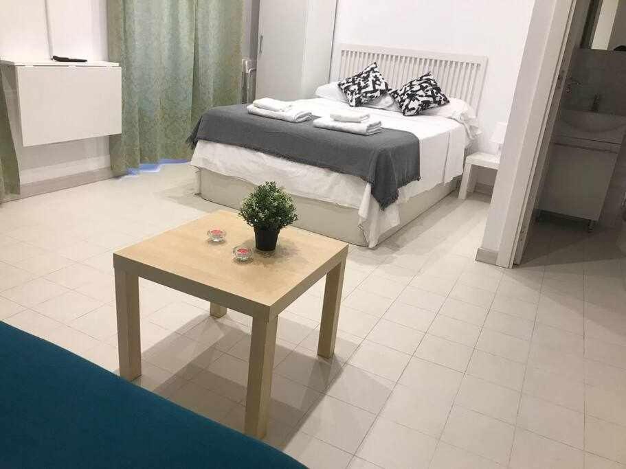 Un Genial Estudio En El Barrio Las Cortes Madrid Eksteriør bilde
