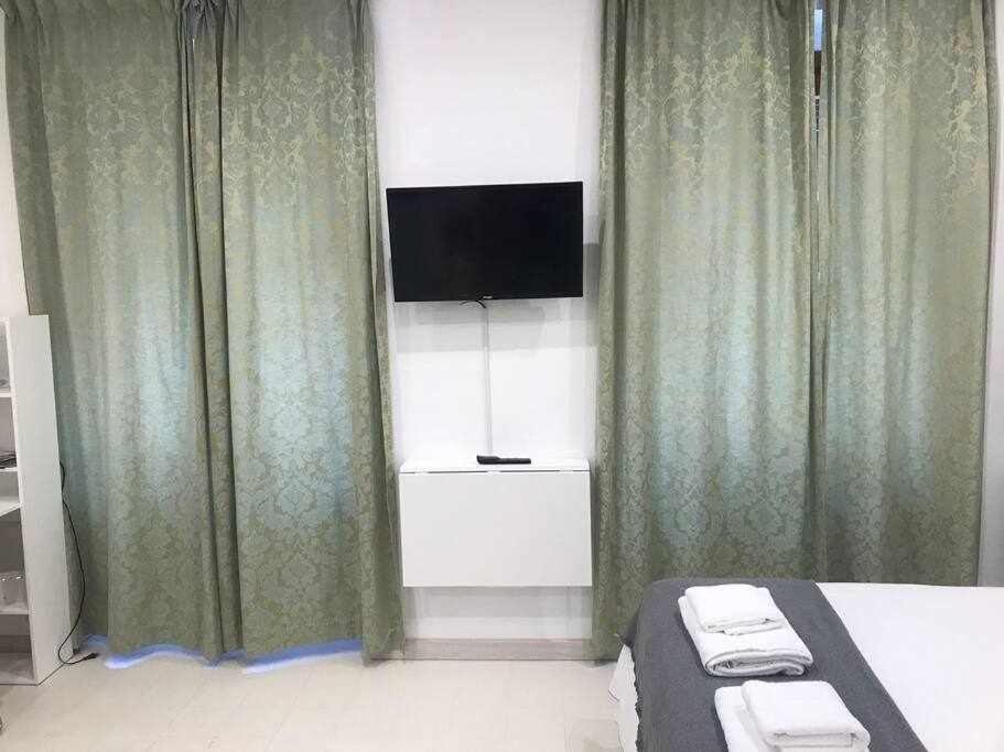 Un Genial Estudio En El Barrio Las Cortes Madrid Eksteriør bilde